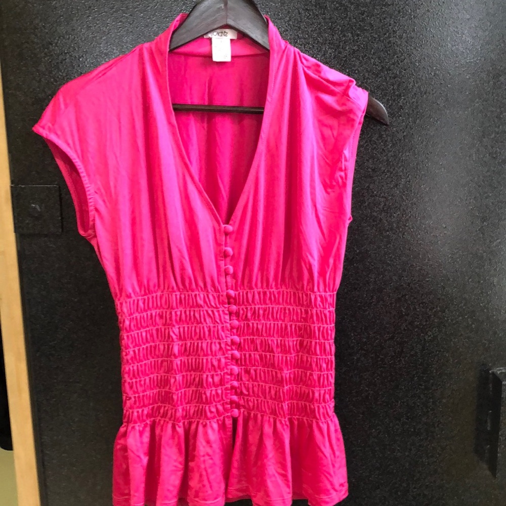 Cache sleeveless top